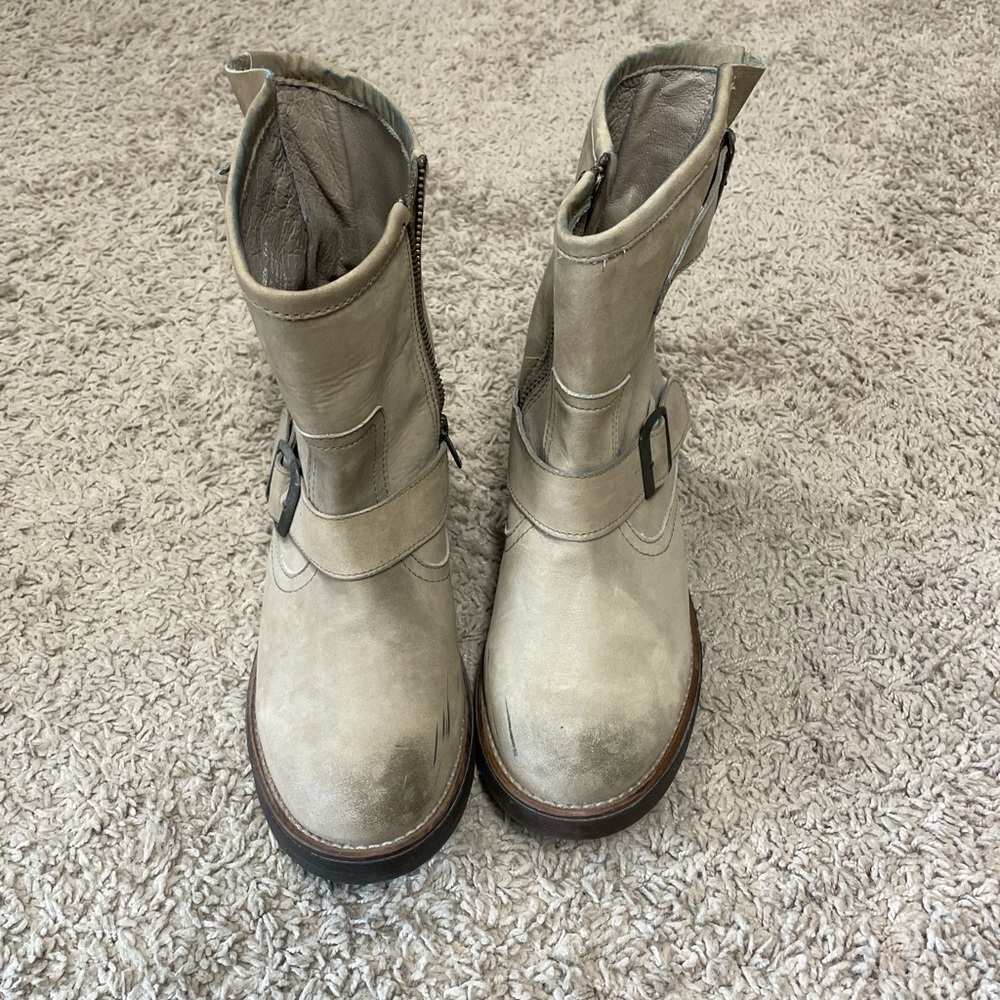 Steve Madden Women's Cream Combat Boots